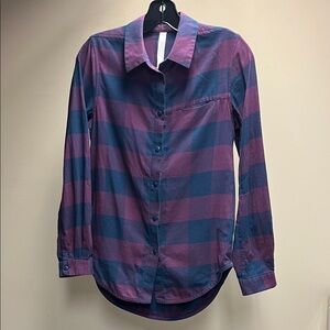 lululemon athletica Women's Checkered Button Down Shirt - Purple and Blue